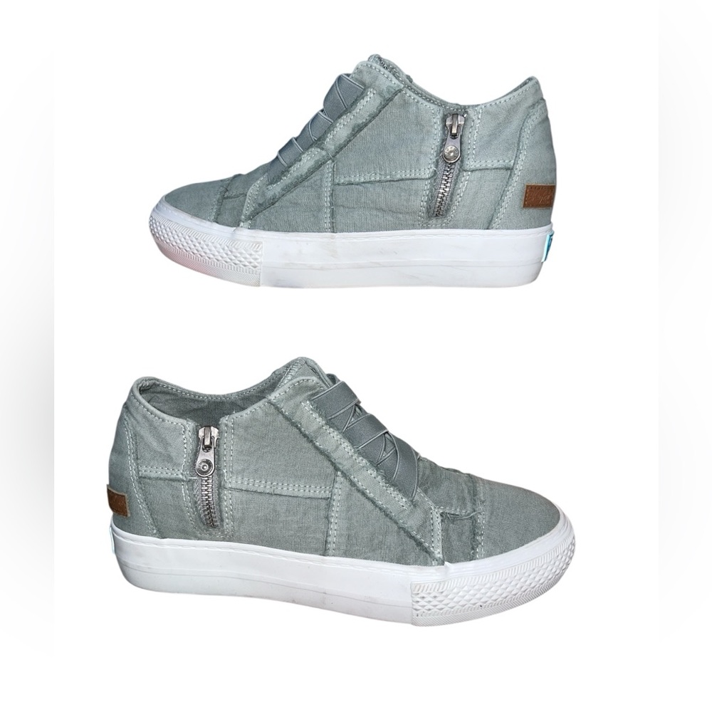 Women’s Blowfish Malibu Size 9 1/2 Casual High Top Slip-On Side Zip Sneakers
